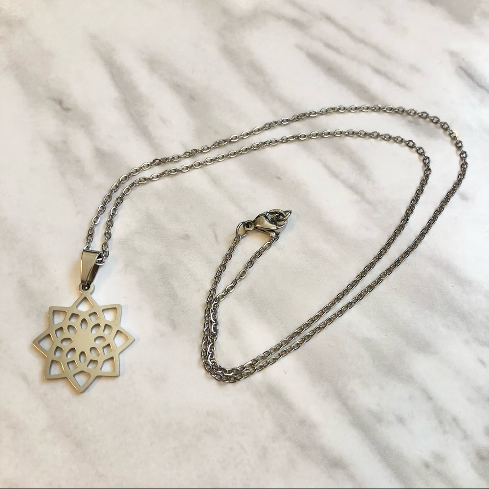 🎉 New Silver Stainless Steel Mandala Necklace